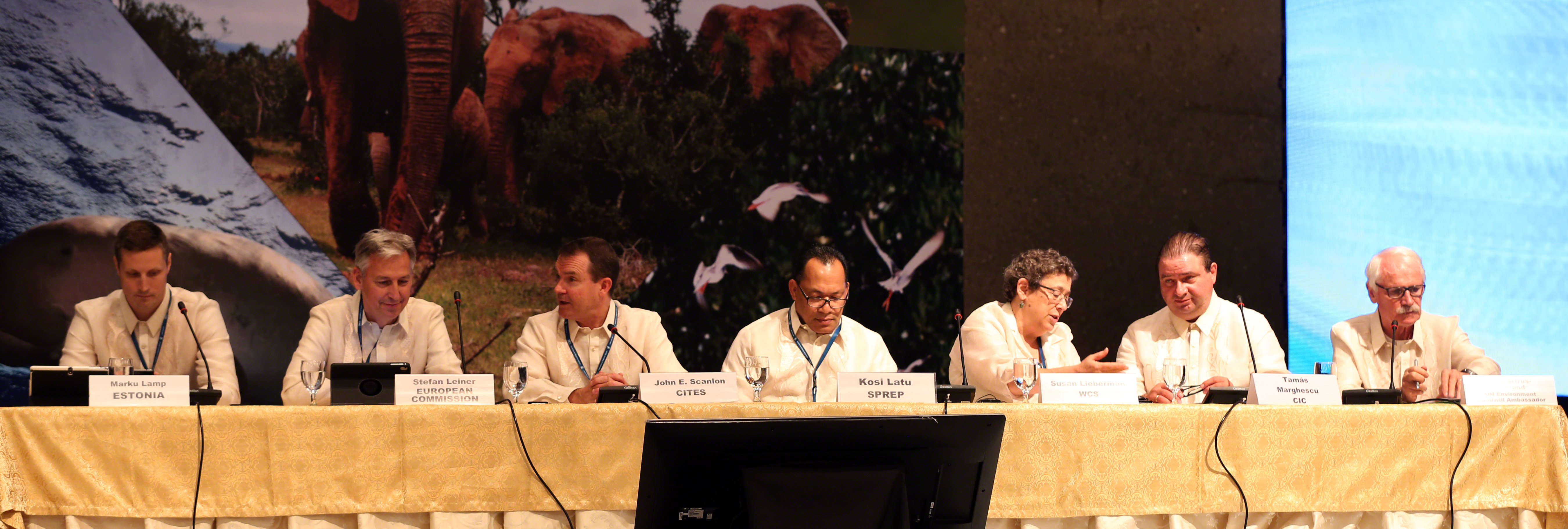 Marku Lamp, Estonia; Stefan Leiner, EU; John Scanlon, Secretary-General, CITES; Susan Lieberman, WCS; Támas Marghescu, International Council for Game and Wildlife Conservation (CIC); and Yann Arthus-Bertrand, UN Environment Programme Goodwill Ambassador © IISD
