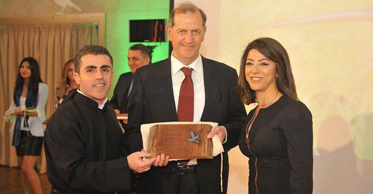 Borja Heredia, UNEP/CMS Secretariat and Dr Samar Azzi Achkouty, Chair of the Green Committee © USEK