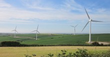 Wind Turbines, UK  © Robert Vagg UNEP/CMS