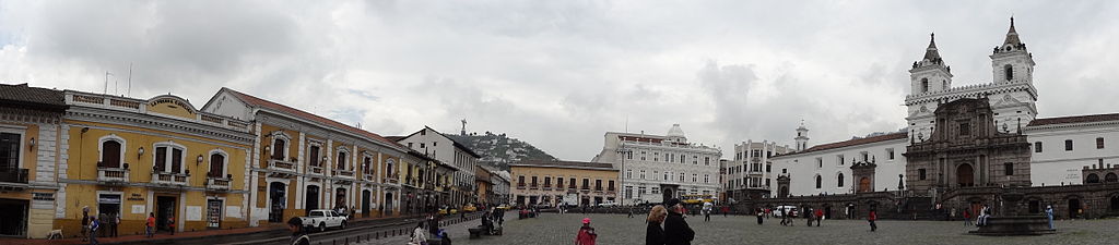 Plaza de San Francisco, Centro histórico de Quito, Ecuador © D.A.Kess/Wikimedia Commons